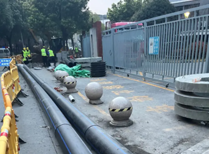 Cuidíonn píopaí HDPE le claochlú soláthair uisce chathrach Jiangyin agus cruthaítear 