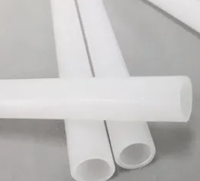 Cé chomh durable is atá píopaí PVDF i gcomparáid le hábhair eile?
